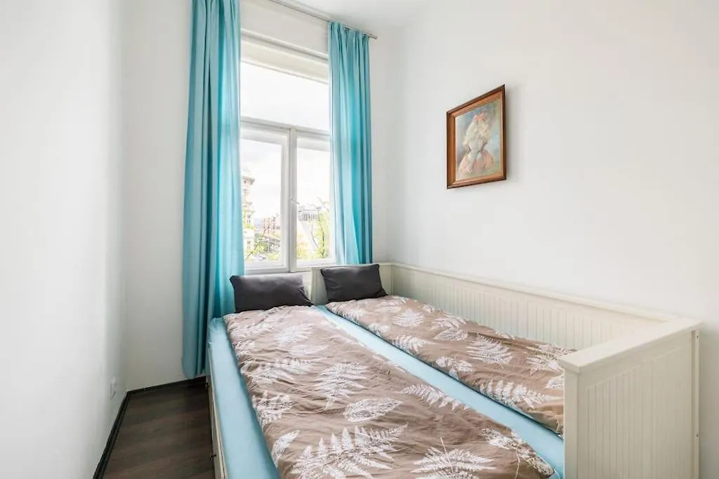 וינה Charming Spacious Apartment 0*,