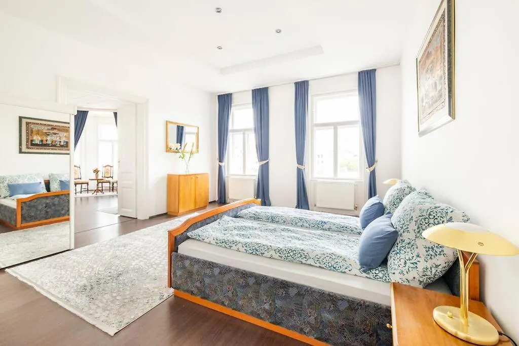 וינה Charming Spacious Apartment